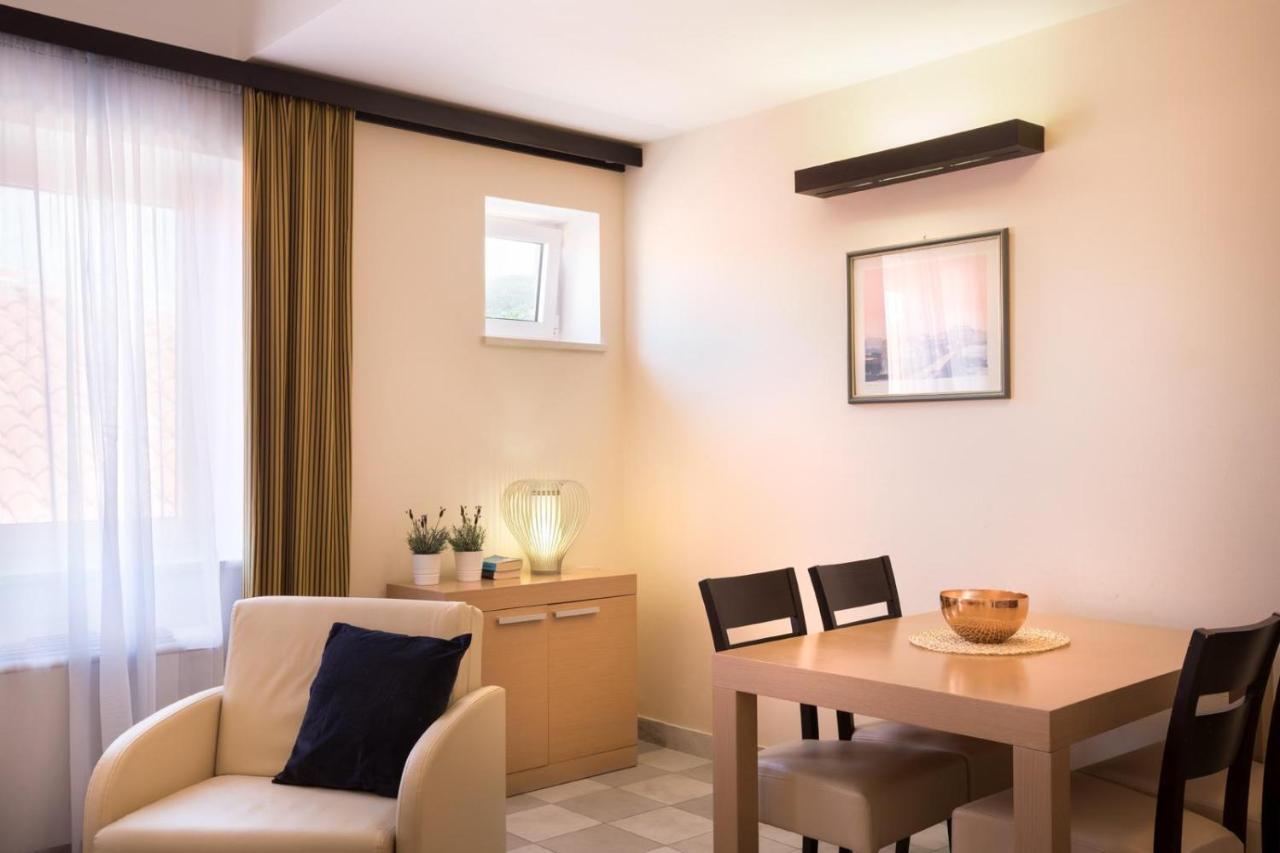 Apartment Aci Marina Cres Exterior foto