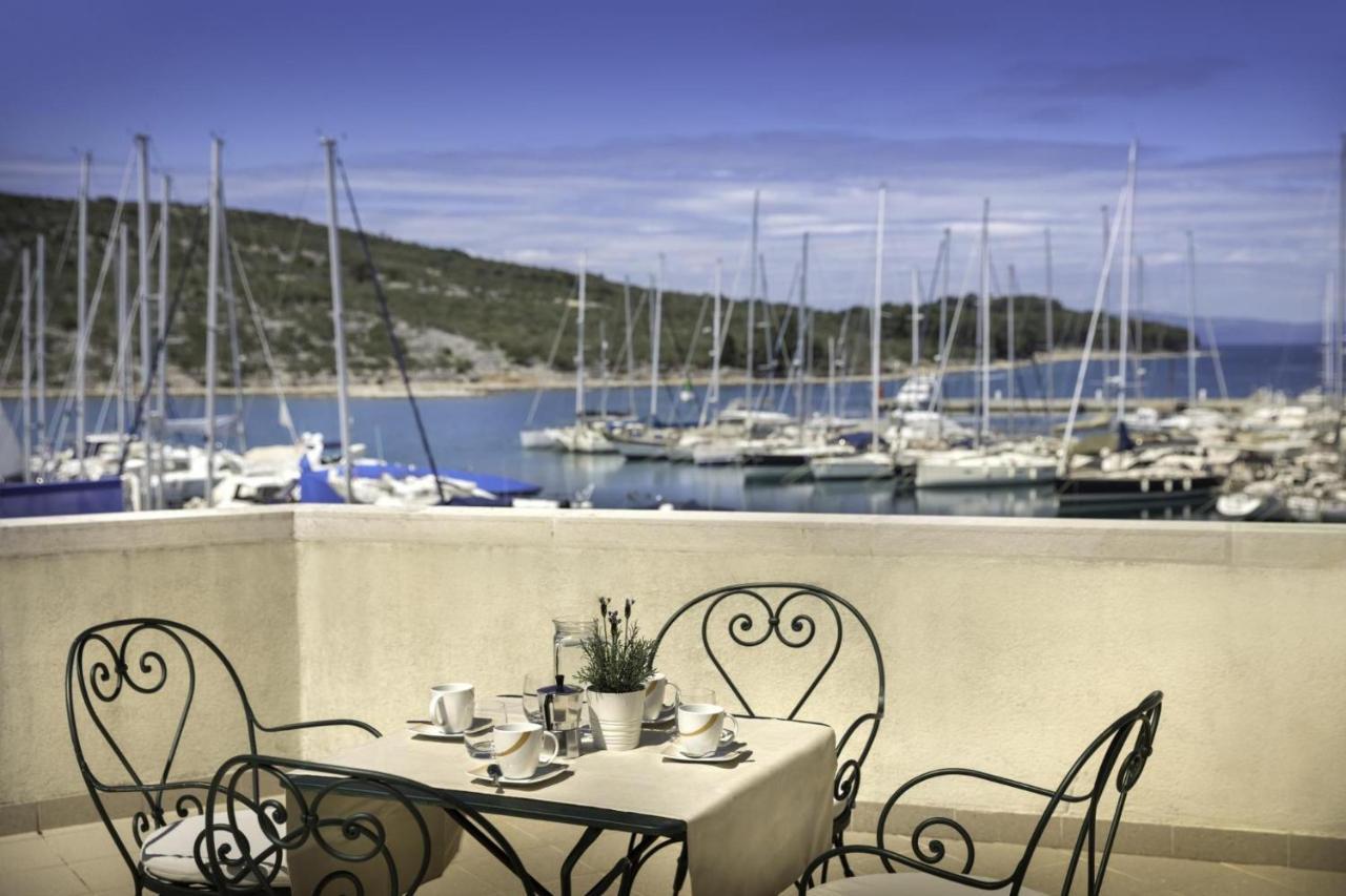 Apartment Aci Marina Cres Exterior foto